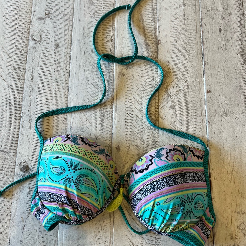 Shade & Shore Women's Underwire Bikini Top in size 34D  NWOT